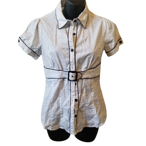 Maurices White Black Pinstripe Collared Short Sleeve Button Front Top sz S - Picture 2 of 11